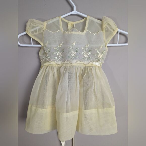 Baby Dress, Vintage Pale yelloe sheer floral embroidery. - Picture 1 of 9